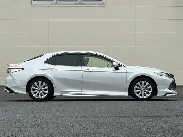 トヨタ カムリ G 茨城県 2019(令1)年 4.5万km プラチナホワイトパールマイカ モデリスタフルエアロ/メーカーOPナビ/　(AM/FM/BT)/JBLサウンド/フルセグ/バックカメラ/レーダークルーズコントロール/純正ドライブレコーダー/ビルドインETC2.0/サンルーフ/パワーシート/パワーバックドア/純正フロアマット/純正ドアバイザー/プッシュスタート/LEDヘッドライト/純正アルミホイール