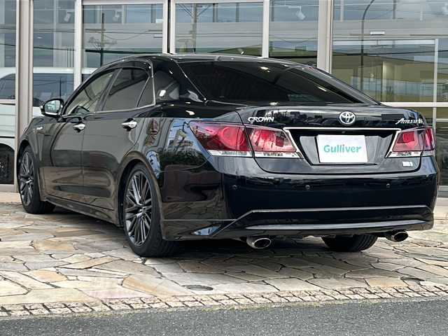 トヨタ クラウン ハイブリッド 静岡県 2015(平27)年 8.4万km ブラック 純正ナビ/AM/FM/CD/DVD/HDD/USB/Bluetooth/フルセグ/主要装備/・全方位カメラ　/・クルーズコントロール　/・サンルーフ　/・ＥＴＣ　/・エアーシート　/・シートヒーター　/・コーナーセンサー　/・ハンドルヒーター　/・ドライブレコーダー　/・アイドリングストップ　/・テレスコ　/・レーダー探知機　/・純正アルミホイール/・スマートキー/・純正フロアマット/・レザーシート/・スタリングリモコン/・プッシュスタート