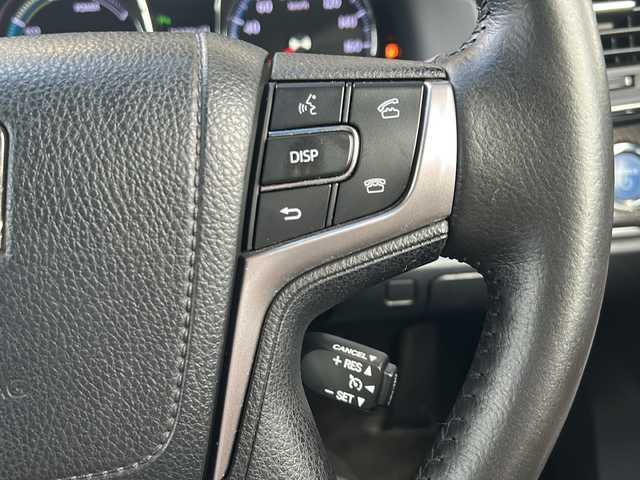 トヨタ クラウン ハイブリッド 静岡県 2015(平27)年 8.4万km ブラック 純正ナビ/AM/FM/CD/DVD/HDD/USB/Bluetooth/フルセグ/主要装備/・全方位カメラ　/・クルーズコントロール　/・サンルーフ　/・ＥＴＣ　/・エアーシート　/・シートヒーター　/・コーナーセンサー　/・ハンドルヒーター　/・ドライブレコーダー　/・アイドリングストップ　/・テレスコ　/・レーダー探知機　/・純正アルミホイール/・スマートキー/・純正フロアマット/・レザーシート/・スタリングリモコン/・プッシュスタート