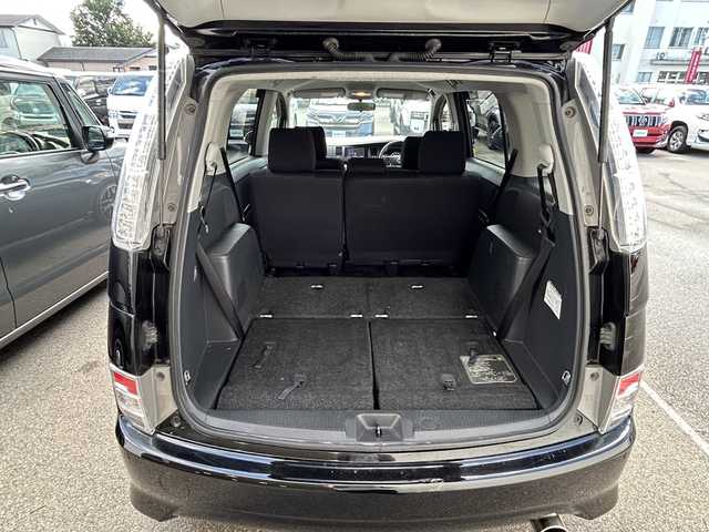 トヨタ アイシス プラタナ Vセレクション 富山県 2015(平27)年 8.2万km ブラック 純正ナビ/Bluetooth/フルセグTV/バックカメラ/社外エアロ/社外マフラー/社外ダウンサス/後付けコーナーセンサー/片側パワースライドドア/オートライト/オートエアコン/スマートキー/ウィンカーミラー/冬タイヤホイール積込/社外19インチホイール
