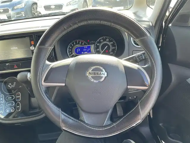 日産 デイズ ルークス ハイウェイスターX 神奈川県 2015(平27)年 10.4万km ブラック (株)IDOMが運営する【じしゃロン秦野店】の自社ローン専用車両になります。こちらは現金またはオートローンご利用時の価格です。自社ローンご希望の方は別途その旨お申付け下さい/純正ＳＤナビ/バックカメラ/アラウンドビューモニター/片側パワースライドドア/ＥＴＣ/スマートキー/プッシュエンジンスタート/アイドリングストップ