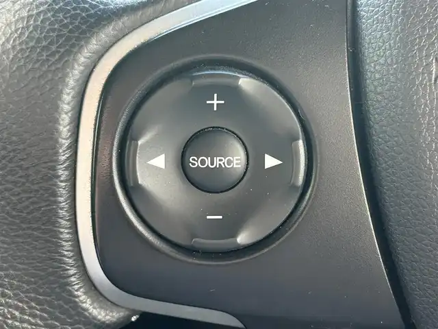 ホンダ ステップワゴン スパーダ ホンダセンシング 大阪府 2017(平29)年 6.1万km ホワイトオーキッドパール ホンダセンシング/・衝突軽減ブレーキ（CMBS）/・誤発進抑制機能/・アダプティブ・クルーズ・コントロール（ACC）/・車線維持支援システム（LKAS）/・標識認識機能/・路外逸脱抑制機能/・先行車発進お知らせ機能/純正7インチSDナビ/DVD/CD/BT/FM/AM/革巻きステアリング/両側パワースライドドア/パドルシフト/ステアリングスイッチ/アイドリングストップ/ビルトインETC