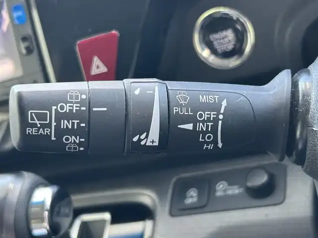 ホンダ ステップワゴン スパーダ ホンダセンシング 大阪府 2017(平29)年 6.1万km ホワイトオーキッドパール ホンダセンシング/・衝突軽減ブレーキ（CMBS）/・誤発進抑制機能/・アダプティブ・クルーズ・コントロール（ACC）/・車線維持支援システム（LKAS）/・標識認識機能/・路外逸脱抑制機能/・先行車発進お知らせ機能/純正7インチSDナビ/DVD/CD/BT/FM/AM/革巻きステアリング/両側パワースライドドア/パドルシフト/ステアリングスイッチ/アイドリングストップ/ビルトインETC