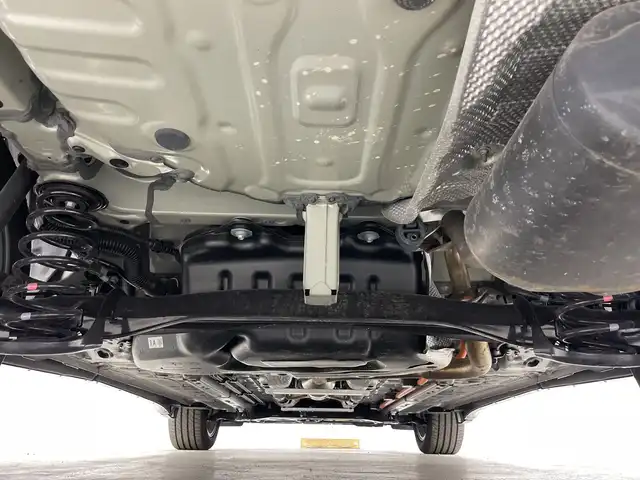トヨタ カローラ クロス ハイブリッド Z 愛知県 2023(令5)年 1.3万km アティチュードブラックマイカ 禁煙車/ワンオーナー/純正9インチディスプレイオーディオ/（AM/FM/USB/Bluetooth/フルセグTV）/バックカメラ/調光パノラマルーフ/モデリスタエアロ/AC100V電源/トヨタセーフティセンス/・プリクラッシュセーフティ/・レーダークルーズコントロール（全車速追従機能付き）/・レーントレーシングアシスト/・ロードサインアシスト/・オートマチックハイビーム/・プロアクティブドライビングアシスト/・パーキングサポートブレーキ/・ブラインドスポットモニター/ETC/ドライブレコーダー/シートヒーター/ハーフレザーシート/パワーシート/パワーバックドア/純正18インチアルミホイール/スマートキー/スペアキー1本/プッシュスタート/LEDヘッドライト/フロントフォグランプ/オートライト/フロアマット/横滑り防止装置/電子パーキングブレーキ/オートホールド/電動格納ミラー