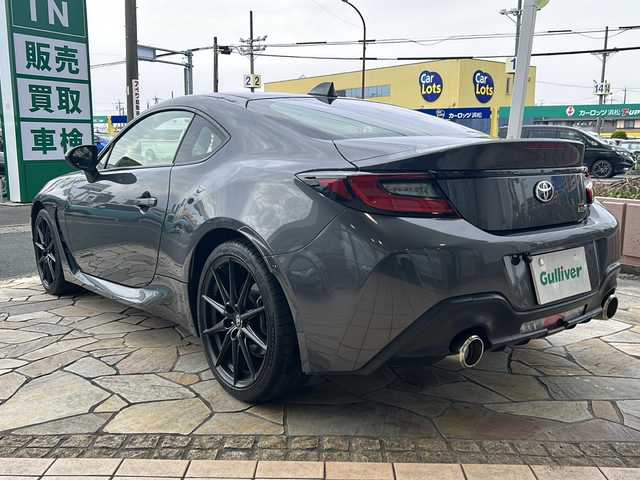 トヨタ ＧＲ８６ RZ 静岡県 2023(令5)年 2万km マグネタイトグレーメタリック ケンウッドナビ/・iPod/・USB/・SD/・内蔵メモリ/・マルチAVブラウザ/・CD/DVD/・フルセグTV/・FM/AM/・Bluetooth/・ワイヤレスミラーリング/・HDMI/主要装備/・バックカメラ/・クルーズコントロール/・ＥＴＣ/・運転席+助手席シートヒーター/・ＴＲＡＣＫモード/・横滑り防止装置/・左右独立温度調整オートエアコン/・ＧＲ専用フロアマット/・純正１８インチアルミ/・オートライト/・フォグランプ