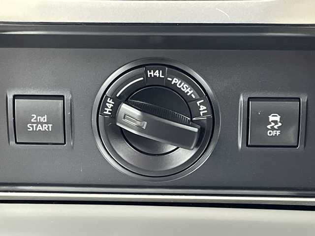 トヨタ ランドクルーザー プラド TX Lパッケージ マットブラED 岐阜県 2022(令4)年 3.8万km ホワイトパールクリスタルシャイン サンルーフ/純正9インチSDナビ/・フルセグ/BT/CD/DVD/本革シート【ベージュ】/トヨタセーフティセンス/前席シートヒーター/エアシート/ルーフレール/防眩インナーミラー/前後ドライブレコーダー/ステアリングスイッチ/スマートキー/ビルトインETC/スマートキー/LEDヘッドライト/フォグランプ