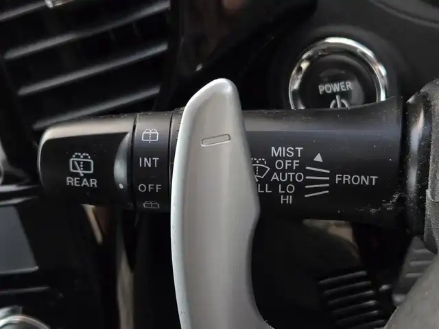 三菱 アウトランダー ＰＨＥＶ G ナビパッケージ 鹿児島県 2015(平27)年 8.1万km シルキーホワイト マルチアラウンドモニター　/レーダークルーズコントロール　/Ｄ＋Ｎ席シートヒーター　/Ｄ席パワーシート　/パワーバックドア　/ＦＣＭブレーキアシスト　/ステアリングヒーター　/社外レーダー　/１００Ｖ充電/純正SDナビ(J-13)/Bluetoothオーディオ/フルセグテレビ/前後コーナーセンサー/横滑り防止装置/レーンキープアシスト/社外前後ドライブレコーダー/ビルトインETC/プッシュスタート/スマートキー/エアバック(W+サイド)