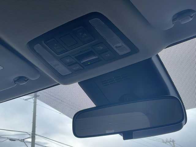 トヨタ ノア G 鹿児島県 2022(令4)年 9.1万km アティチュードブラックマイカ 8人乗り 純正ナビ バックC Bluetooth再生 両側電動スライドドア ビルドインETC2.0 USBポート レーダークルーズコントロール オートLEDヘッドライト 純正16インチAW フロアマット オート電動格納ドアミラー スマートキー