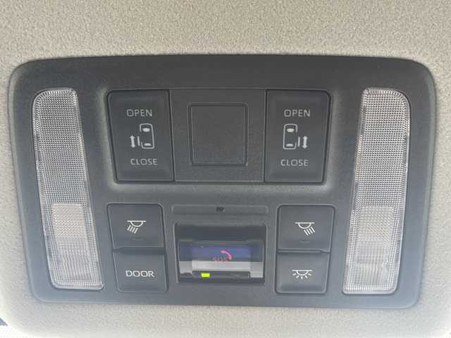 トヨタ ノア G 鹿児島県 2022(令4)年 9.1万km アティチュードブラックマイカ 8人乗り 純正ナビ バックC Bluetooth再生 両側電動スライドドア ビルドインETC2.0 USBポート レーダークルーズコントロール オートLEDヘッドライト 純正16インチAW フロアマット オート電動格納ドアミラー スマートキー