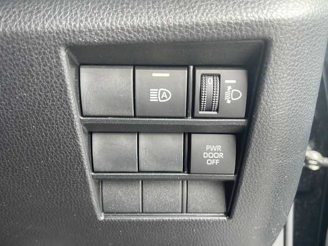 トヨタ ノア G 鹿児島県 2022(令4)年 9.1万km アティチュードブラックマイカ 8人乗り 純正ナビ バックC Bluetooth再生 両側電動スライドドア ビルドインETC2.0 USBポート レーダークルーズコントロール オートLEDヘッドライト 純正16インチAW フロアマット オート電動格納ドアミラー スマートキー