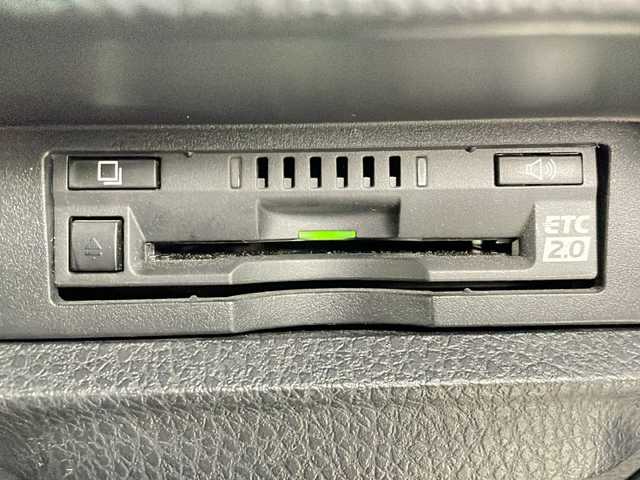 トヨタ エスクァイア ハイブリッド Gi プレミアムパッケージ ブラックテーラード 茨城県 2021(令3)年 4.2万km ブラック 純正ナビ/フルセグTV/バックカメラ/TRDエアロ/ドライブレコーダー/クルーズコントロール/フリップダウンモニター/両側パワースライドドア/ハーフレザーシート/純正15インチアルミホイール/コーナーセンサー/レーンアシスト/LEDヘッドライト