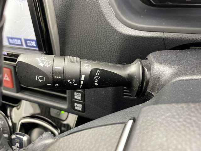 トヨタ エスクァイア ハイブリッド Gi プレミアムパッケージ ブラックテーラード 茨城県 2021(令3)年 4.2万km ブラック 純正ナビ/フルセグTV/バックカメラ/TRDエアロ/ドライブレコーダー/クルーズコントロール/フリップダウンモニター/両側パワースライドドア/ハーフレザーシート/純正15インチアルミホイール/コーナーセンサー/レーンアシスト/LEDヘッドライト