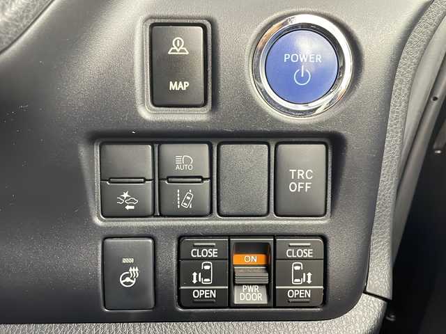 トヨタ エスクァイア ハイブリッド Gi プレミアムパッケージ ブラックテーラード 茨城県 2021(令3)年 4.2万km ブラック 純正ナビ/フルセグTV/バックカメラ/TRDエアロ/ドライブレコーダー/クルーズコントロール/フリップダウンモニター/両側パワースライドドア/ハーフレザーシート/純正15インチアルミホイール/コーナーセンサー/レーンアシスト/LEDヘッドライト