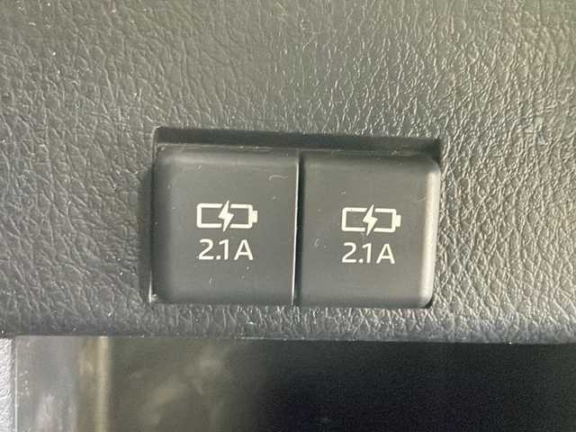 トヨタ エスクァイア ハイブリッド Gi プレミアムパッケージ ブラックテーラード 茨城県 2021(令3)年 4.2万km ブラック 純正ナビ/フルセグTV/バックカメラ/TRDエアロ/ドライブレコーダー/クルーズコントロール/フリップダウンモニター/両側パワースライドドア/ハーフレザーシート/純正15インチアルミホイール/コーナーセンサー/レーンアシスト/LEDヘッドライト