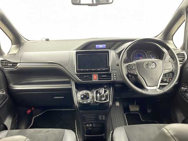 トヨタ エスクァイア ハイブリッド Gi プレミアムパッケージ ブラックテーラード 茨城県 2021(令3)年 4.2万km ブラック 純正ナビ/フルセグTV/バックカメラ/TRDエアロ/ドライブレコーダー/クルーズコントロール/フリップダウンモニター/両側パワースライドドア/ハーフレザーシート/純正15インチアルミホイール/コーナーセンサー/レーンアシスト/LEDヘッドライト