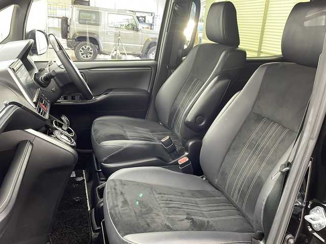 トヨタ エスクァイア ハイブリッド Gi プレミアムパッケージ ブラックテーラード 茨城県 2021(令3)年 4.2万km ブラック 純正ナビ/フルセグTV/バックカメラ/TRDエアロ/ドライブレコーダー/クルーズコントロール/フリップダウンモニター/両側パワースライドドア/ハーフレザーシート/純正15インチアルミホイール/コーナーセンサー/レーンアシスト/LEDヘッドライト