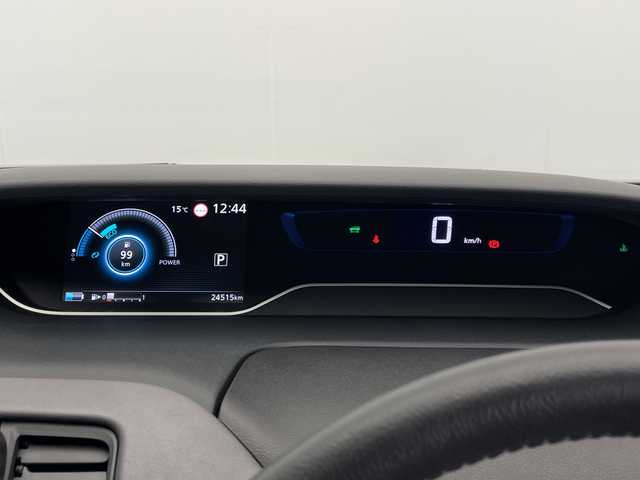 日産 セレナ e－パワー ハイウェイスター V 宮崎県 2020(令2)年 2.5万km インペリアルアンバーP 禁煙車/純正9型SDナビ(MM520D-L)/フルセグTV/CD/DVD/Bluetooth/アラウンドビューモニター/スマートキー　スペア1本/プロパイロット/エマージェンシーブレーキ/コーナーセンサー/ブラインドスポット/両側パワスラ/デジタルインナーミラー/USBポート/純正LEDオートライト/純正オートハイビーム/純正フロアマット/純正16インチアルミホイル/ステアリングスイッチ/プッシュスタート/ドラレコ前後/ETC