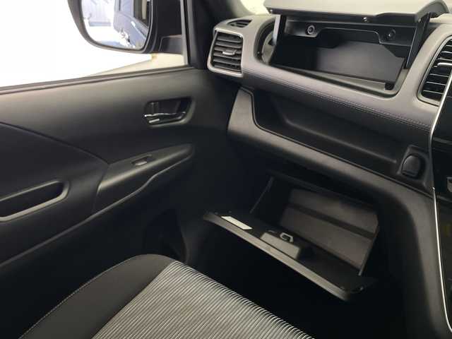 日産 セレナ e－パワー ハイウェイスター V 宮崎県 2020(令2)年 2.5万km インペリアルアンバーP 禁煙車/純正9型SDナビ(MM520D-L)/フルセグTV/CD/DVD/Bluetooth/アラウンドビューモニター/スマートキー　スペア1本/プロパイロット/エマージェンシーブレーキ/コーナーセンサー/ブラインドスポット/両側パワスラ/デジタルインナーミラー/USBポート/純正LEDオートライト/純正オートハイビーム/純正フロアマット/純正16インチアルミホイル/ステアリングスイッチ/プッシュスタート/ドラレコ前後/ETC