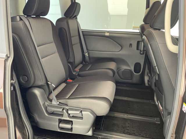 日産 セレナ e－パワー ハイウェイスター V 宮崎県 2020(令2)年 2.5万km インペリアルアンバーP 禁煙車/純正9型SDナビ(MM520D-L)/フルセグTV/CD/DVD/Bluetooth/アラウンドビューモニター/スマートキー　スペア1本/プロパイロット/エマージェンシーブレーキ/コーナーセンサー/ブラインドスポット/両側パワスラ/デジタルインナーミラー/USBポート/純正LEDオートライト/純正オートハイビーム/純正フロアマット/純正16インチアルミホイル/ステアリングスイッチ/プッシュスタート/ドラレコ前後/ETC