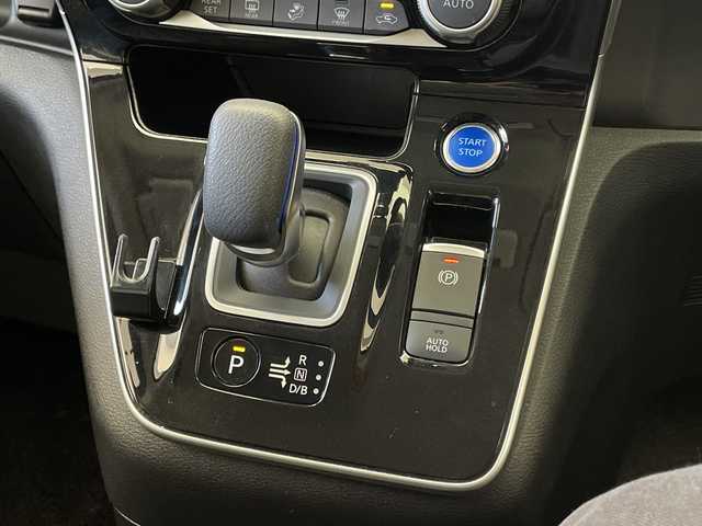 日産 セレナ e－パワー ハイウェイスター V 宮崎県 2020(令2)年 2.5万km インペリアルアンバーP 禁煙車/純正9型SDナビ(MM520D-L)/フルセグTV/CD/DVD/Bluetooth/アラウンドビューモニター/スマートキー　スペア1本/プロパイロット/エマージェンシーブレーキ/コーナーセンサー/ブラインドスポット/両側パワスラ/デジタルインナーミラー/USBポート/純正LEDオートライト/純正オートハイビーム/純正フロアマット/純正16インチアルミホイル/ステアリングスイッチ/プッシュスタート/ドラレコ前後/ETC