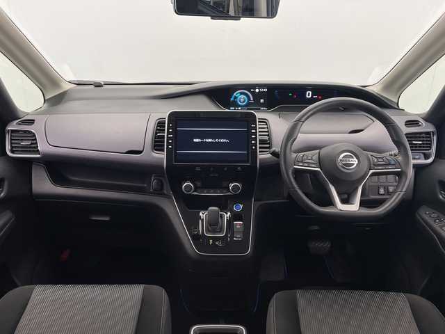 日産 セレナ e－パワー ハイウェイスター V 宮崎県 2020(令2)年 2.5万km インペリアルアンバーP 禁煙車/純正9型SDナビ(MM520D-L)/フルセグTV/CD/DVD/Bluetooth/アラウンドビューモニター/スマートキー　スペア1本/プロパイロット/エマージェンシーブレーキ/コーナーセンサー/ブラインドスポット/両側パワスラ/デジタルインナーミラー/USBポート/純正LEDオートライト/純正オートハイビーム/純正フロアマット/純正16インチアルミホイル/ステアリングスイッチ/プッシュスタート/ドラレコ前後/ETC