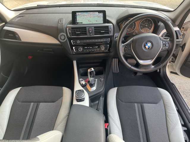 ＢＭＷ １１８ｄ 高知県 2017(平29)年 9.7万km 白 バックカメラ/メモリナビ/プッシュスタート/ETC/アイドリングストップ/アルミホイール/オートライト/Bluetooth接続/クルーズコントロール