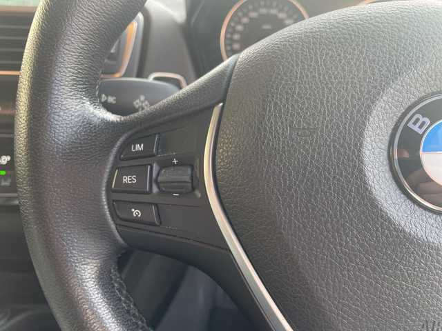 ＢＭＷ １１８ｄ 高知県 2017(平29)年 9.7万km 白 バックカメラ/メモリナビ/プッシュスタート/ETC/アイドリングストップ/アルミホイール/オートライト/Bluetooth接続/クルーズコントロール