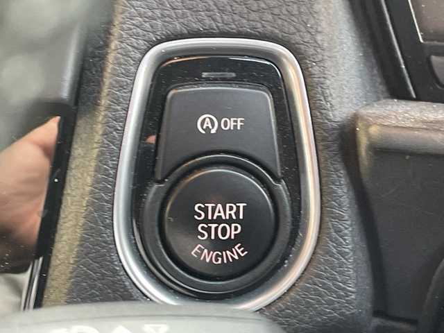 ＢＭＷ １１８ｄ 高知県 2017(平29)年 9.7万km 白 バックカメラ/メモリナビ/プッシュスタート/ETC/アイドリングストップ/アルミホイール/オートライト/Bluetooth接続/クルーズコントロール