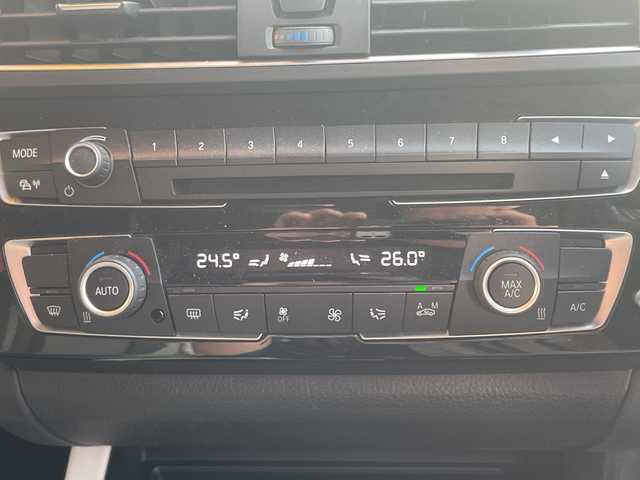 ＢＭＷ １１８ｄ 高知県 2017(平29)年 9.7万km 白 バックカメラ/メモリナビ/プッシュスタート/ETC/アイドリングストップ/アルミホイール/オートライト/Bluetooth接続/クルーズコントロール