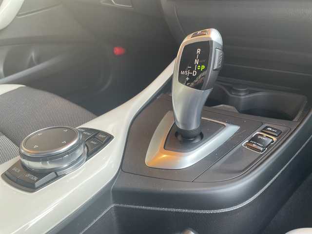 ＢＭＷ １１８ｄ 高知県 2017(平29)年 9.7万km 白 バックカメラ/メモリナビ/プッシュスタート/ETC/アイドリングストップ/アルミホイール/オートライト/Bluetooth接続/クルーズコントロール