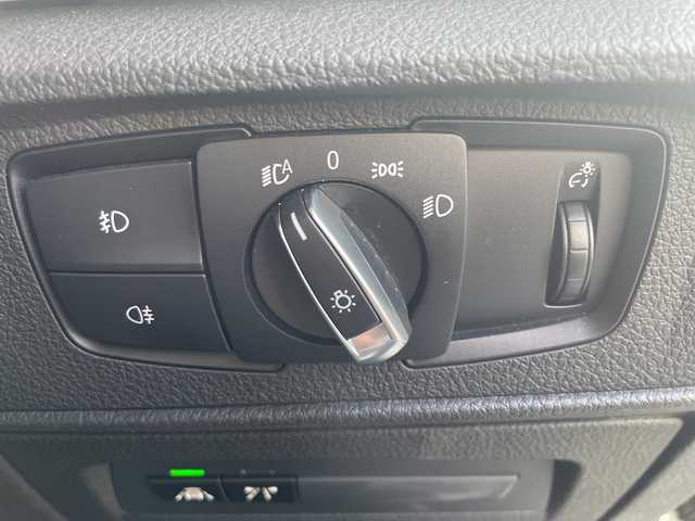 ＢＭＷ １１８ｄ 高知県 2017(平29)年 9.7万km 白 バックカメラ/メモリナビ/プッシュスタート/ETC/アイドリングストップ/アルミホイール/オートライト/Bluetooth接続/クルーズコントロール