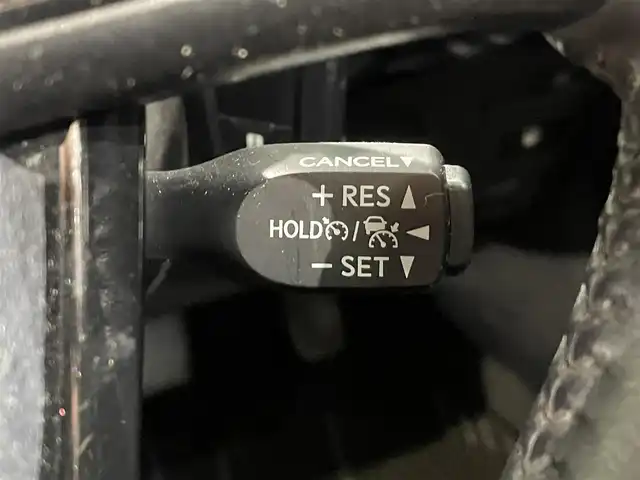 トヨタ プリウス A プレミアム　ツーリングセレ 愛知県 2021(令3)年 8.4万km プラチナホワイトパールマイカ 純正９インチナビ　/（AM/FM/DISC/フルセグTV/SD/Bluetooth)/モデリスタフルエアロ　/ワイヤレス充電　/トヨタセーフティセンス　/　　-衝突軽減ブレーキ/　　-レーンキープアシスト/　　-オートマチックハイビーム/　　-レーダークルーズコントロール/ＡＣ１００Ｖ　/インテリジェントパーキングアシスト/シートヒーター/エアシート　/ビルトインＥＴＣ　/バックカメラ/ブラインドスポットモニター　/デジタルインナーミラー　/ヘッドアップディスプレイ/クリアランスソナー/ＬＥＤヘッドライト/LEDフォグランプ/パワーシート/ドライブレコーダー/純正フロアマット/黒レザーシート