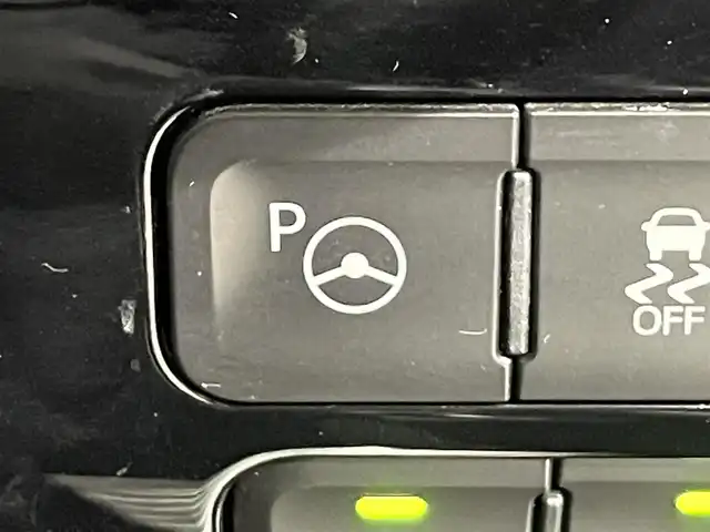 トヨタ プリウス A プレミアム　ツーリングセレ 愛知県 2021(令3)年 8.4万km プラチナホワイトパールマイカ 純正９インチナビ　/（AM/FM/DISC/フルセグTV/SD/Bluetooth)/モデリスタフルエアロ　/ワイヤレス充電　/トヨタセーフティセンス　/　　-衝突軽減ブレーキ/　　-レーンキープアシスト/　　-オートマチックハイビーム/　　-レーダークルーズコントロール/ＡＣ１００Ｖ　/インテリジェントパーキングアシスト/シートヒーター/エアシート　/ビルトインＥＴＣ　/バックカメラ/ブラインドスポットモニター　/デジタルインナーミラー　/ヘッドアップディスプレイ/クリアランスソナー/ＬＥＤヘッドライト/LEDフォグランプ/パワーシート/ドライブレコーダー/純正フロアマット/黒レザーシート