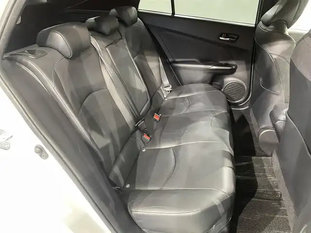 トヨタ プリウス A プレミアム　ツーリングセレ 愛知県 2021(令3)年 8.4万km プラチナホワイトパールマイカ 純正９インチナビ　/（AM/FM/DISC/フルセグTV/SD/Bluetooth)/モデリスタフルエアロ　/ワイヤレス充電　/トヨタセーフティセンス　/　　-衝突軽減ブレーキ/　　-レーンキープアシスト/　　-オートマチックハイビーム/　　-レーダークルーズコントロール/ＡＣ１００Ｖ　/インテリジェントパーキングアシスト/シートヒーター/エアシート　/ビルトインＥＴＣ　/バックカメラ/ブラインドスポットモニター　/デジタルインナーミラー　/ヘッドアップディスプレイ/クリアランスソナー/ＬＥＤヘッドライト/LEDフォグランプ/パワーシート/ドライブレコーダー/純正フロアマット/黒レザーシート