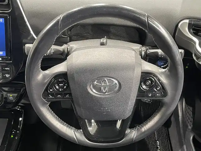 トヨタ プリウス A プレミアム　ツーリングセレ 愛知県 2021(令3)年 8.4万km プラチナホワイトパールマイカ 純正９インチナビ　/（AM/FM/DISC/フルセグTV/SD/Bluetooth)/モデリスタフルエアロ　/ワイヤレス充電　/トヨタセーフティセンス　/　　-衝突軽減ブレーキ/　　-レーンキープアシスト/　　-オートマチックハイビーム/　　-レーダークルーズコントロール/ＡＣ１００Ｖ　/インテリジェントパーキングアシスト/シートヒーター/エアシート　/ビルトインＥＴＣ　/バックカメラ/ブラインドスポットモニター　/デジタルインナーミラー　/ヘッドアップディスプレイ/クリアランスソナー/ＬＥＤヘッドライト/LEDフォグランプ/パワーシート/ドライブレコーダー/純正フロアマット/黒レザーシート