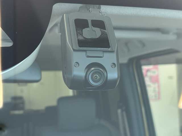 ホンダ Ｎ ＢＯＸ ファッションスタイル 岐阜県 2023(令5)年 0.3万km 黄 純正8インチディスプレイオーディオ/・Bluetooh/・AppleCarPlay/・AndroidAuto/・USB/両側パワースライドドア/左右独立式リアセンターアームレスト/コンビニフック付シートバックテーブル(運転席＆助手席)/オートリトラミラー/ETC2.0/前後純正ドライブレコーダー/ホンダセンシング/・アダプティブクルーズコントロール/・衝突軽減ブレーキ/・車線維持支援システム(LKAS)/・路外逸脱抑制機能/・パーキングセンサーシステム/・誤発進抑制機能/・後方誤発進抑制機能/先行車発進お知らせ機能/標識認識機能/LEDヘッドライト/・オートハイビーム/ステアリングスイッチ/ECONスイッチ/・アイドリングストップ/後席チップアップスライド機構/D+N席シートヒーター/電子制御パーキングブレーキ/オートブレーキホールド機能/プッシュスタート/スマートキー/スペアキー/取扱説明書/保証書