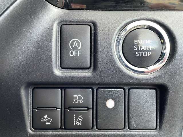 トヨタ ヴォクシー ZS 煌Ⅱ 岩手県 2019(令1)年 7.5万km ブラック 純正10インチナビ(CD/DVD/SD/ラジオ/BT)/純正フリップダウンモニター/フルセグテレビ/バックカメラ/両側パワースライドドア/プリクラッシュセーフティ/レーンディパチャーアラート/オートマチックハイビーム/クルーズコントロール/ビルトインETC/横滑り防止機能/コーナーセンサー/アイドリングストップ/プッシュスタート/スマートキー/ステアリングスイッチ/2列目サンシェード/純正16inアルミホイール/電動格納ミラー/ウィンカーミラー/ドアバイザー