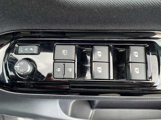 トヨタ ヴォクシー ZS 煌Ⅱ 岩手県 2019(令1)年 7.5万km ブラック 純正10インチナビ(CD/DVD/SD/ラジオ/BT)/純正フリップダウンモニター/フルセグテレビ/バックカメラ/両側パワースライドドア/プリクラッシュセーフティ/レーンディパチャーアラート/オートマチックハイビーム/クルーズコントロール/ビルトインETC/横滑り防止機能/コーナーセンサー/アイドリングストップ/プッシュスタート/スマートキー/ステアリングスイッチ/2列目サンシェード/純正16inアルミホイール/電動格納ミラー/ウィンカーミラー/ドアバイザー