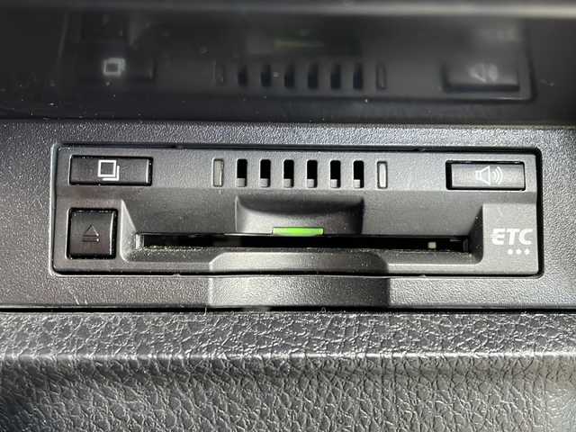 トヨタ ヴォクシー ZS 煌Ⅱ 岩手県 2019(令1)年 7.5万km ブラック 純正10インチナビ(CD/DVD/SD/ラジオ/BT)/純正フリップダウンモニター/フルセグテレビ/バックカメラ/両側パワースライドドア/プリクラッシュセーフティ/レーンディパチャーアラート/オートマチックハイビーム/クルーズコントロール/ビルトインETC/横滑り防止機能/コーナーセンサー/アイドリングストップ/プッシュスタート/スマートキー/ステアリングスイッチ/2列目サンシェード/純正16inアルミホイール/電動格納ミラー/ウィンカーミラー/ドアバイザー