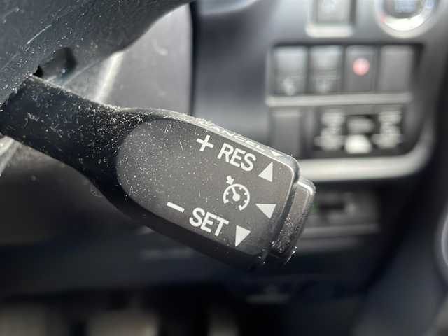 トヨタ ヴォクシー ZS 煌Ⅱ 岩手県 2019(令1)年 7.5万km ブラック 純正10インチナビ(CD/DVD/SD/ラジオ/BT)/純正フリップダウンモニター/フルセグテレビ/バックカメラ/両側パワースライドドア/プリクラッシュセーフティ/レーンディパチャーアラート/オートマチックハイビーム/クルーズコントロール/ビルトインETC/横滑り防止機能/コーナーセンサー/アイドリングストップ/プッシュスタート/スマートキー/ステアリングスイッチ/2列目サンシェード/純正16inアルミホイール/電動格納ミラー/ウィンカーミラー/ドアバイザー