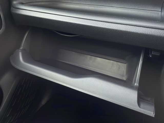 トヨタ ヴォクシー ZS 煌Ⅱ 岩手県 2019(令1)年 7.5万km ブラック 純正10インチナビ(CD/DVD/SD/ラジオ/BT)/純正フリップダウンモニター/フルセグテレビ/バックカメラ/両側パワースライドドア/プリクラッシュセーフティ/レーンディパチャーアラート/オートマチックハイビーム/クルーズコントロール/ビルトインETC/横滑り防止機能/コーナーセンサー/アイドリングストップ/プッシュスタート/スマートキー/ステアリングスイッチ/2列目サンシェード/純正16inアルミホイール/電動格納ミラー/ウィンカーミラー/ドアバイザー