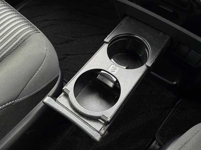 トヨタ ヴォクシー ZS 煌Ⅱ 岩手県 2019(令1)年 7.5万km ブラック 純正10インチナビ(CD/DVD/SD/ラジオ/BT)/純正フリップダウンモニター/フルセグテレビ/バックカメラ/両側パワースライドドア/プリクラッシュセーフティ/レーンディパチャーアラート/オートマチックハイビーム/クルーズコントロール/ビルトインETC/横滑り防止機能/コーナーセンサー/アイドリングストップ/プッシュスタート/スマートキー/ステアリングスイッチ/2列目サンシェード/純正16inアルミホイール/電動格納ミラー/ウィンカーミラー/ドアバイザー