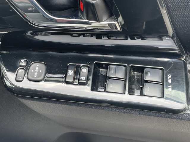 トヨタ ヴォクシー ZS G’sバージョンEDGE 山梨県 2010(平22)年 12.3万km ホワイトパールクリスタルシャイン (株)IDOMが運営する【じしゃロン甲府店】の自社ローン専用車両になります。/こちらは現金またはオートローンご利用時の価格です。自社ローンご希望の方は別途その旨お申付け下さい/スマートキー/両側パワースライドドア/純正ＨＤＤナビ・フルセグＴＶ/Ｂカメラ/ビルトインＥＴＣ/ＨＩＤオートライト/保証書・取説書