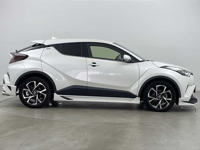 トヨタ Ｃ－ＨＲ G－T 道央・札幌 2017(平29)年 3.1万km ホワイトパールクリスタルシャイン ・禁煙車/・社外ナビ&BT&DVD&CD/・バックカメラ/・TRDフルエアロ/・GANADORマフラー/・TEIN車高調積込み/・レーダークルーズコントロール/・レーンキープアシスト/・コーナーセンサー/・衝突軽減ブレーキ/・横滑り防止/・前席シートヒーター/・社外ビルトインETC/・純正フロアマット/・LEDヘッドライト/・オートライト/・オートマチックハイビーム/・純正18インチアルミホイール/・スマートキー