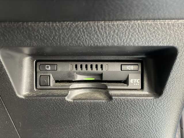 トヨタ ヴィッツ ジュエラ 栃木県 2016(平28)年 4.8万km クールソーダメタリック 純正7インチナビ/AM FM CD SD BT フルセグTV/トヨタセーフティセンス/・オートマチックハイビーム/・衝突軽減ブレーキ/・レーンアシスト/・先行車発進お知らせ/ETC/ドライブレコーダー/アイドリングストップ/ナノイー発生器/LEDヘッドライト/オートライト/オートエアコン/ステアリングスイッチ/電動格納ミラー/純正フロアマット