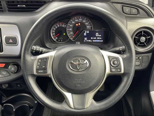 トヨタ ヴィッツ ジュエラ 栃木県 2016(平28)年 4.8万km クールソーダメタリック 純正7インチナビ/AM FM CD SD BT フルセグTV/トヨタセーフティセンス/・オートマチックハイビーム/・衝突軽減ブレーキ/・レーンアシスト/・先行車発進お知らせ/ETC/ドライブレコーダー/アイドリングストップ/ナノイー発生器/LEDヘッドライト/オートライト/オートエアコン/ステアリングスイッチ/電動格納ミラー/純正フロアマット