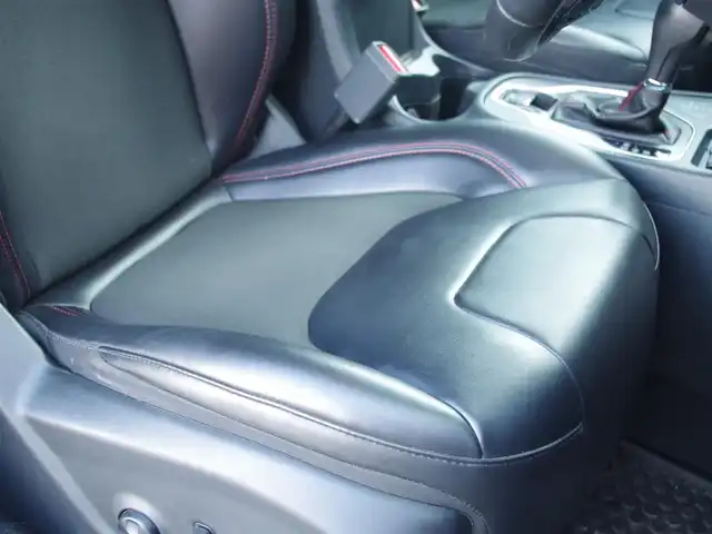 クライスラー・ジープ ジープ チェロキー 埼玉県 2019(令1)年 5.7万km 白 ブラックレザーシート/アダプティブクルーズコントロール/バックカメラ/ブラインドスポットモニター/Uconnectナビ/パークセンサー/レーンキープアシスト/フルセグTV/電動リアゲート/ETC/ドラレコ/冬タイヤ