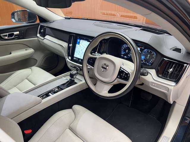 ボルボ Ｖ６０ T5 インスクリプション 千葉県 2019(令1)年 5万km デニムブルーメタリック 純正ナビ　/３６０°カメラ　/ＡＣＣ　/レザーシート　/シートヒーター　/ベンチレーター　/パワーシート　/ＬＥＤヘッドライト　/ハイビームアシスト　/電動リアゲート　/パーキングアシスト　/自動駐車　/ＨＵＤ