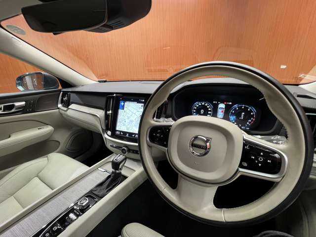 ボルボ Ｖ６０ T5 インスクリプション 千葉県 2019(令1)年 5万km デニムブルーメタリック 純正ナビ　/３６０°カメラ　/ＡＣＣ　/レザーシート　/シートヒーター　/ベンチレーター　/パワーシート　/ＬＥＤヘッドライト　/ハイビームアシスト　/電動リアゲート　/パーキングアシスト　/自動駐車　/ＨＵＤ
