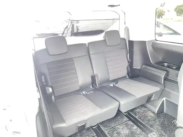 三菱 デリカＤ：５ シャモニー 群馬県 2024(令6)年 1万km パールⅡ 4WD/7人乗り/ディーゼルターボ車/ワンオーナー/フリップダウンモニター/オートステップ/e-アシスト/・衝突被害軽減ブレーキシステム/・車線逸脱警報システム/・レーダークルーズコントロールシステム/・オートマチックハイビーム/・誤発進抑制機能（前進時）/・後側方車両検知警報システム/・後退時車両検知警報システム/ワンタッチ開閉両側パワースライドドア/パワーバックドア/パドルシフト/ハーフレザーシート/プッシュスタート/LEDヘッドランプ/LEDフォグランプ/保証書/取扱説明書/スペアキー
